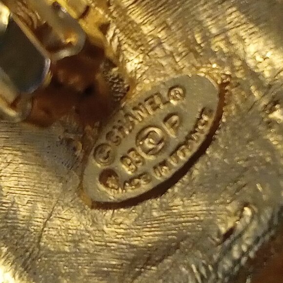 Chanel JUMBO Vintage CC Clip On Earrings - Picture 8 of 15